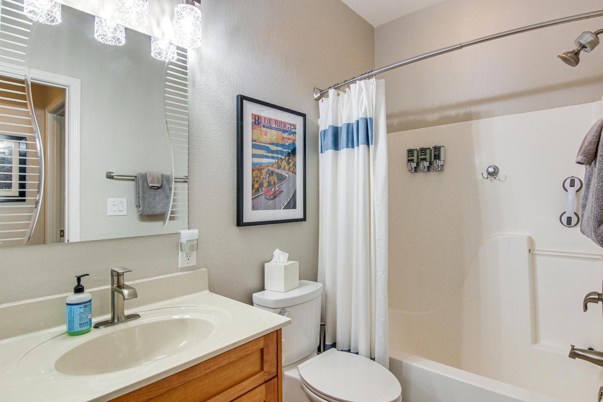 Lake Lure Condo With Resort Pool And Beach Access! Eksteriør bilde